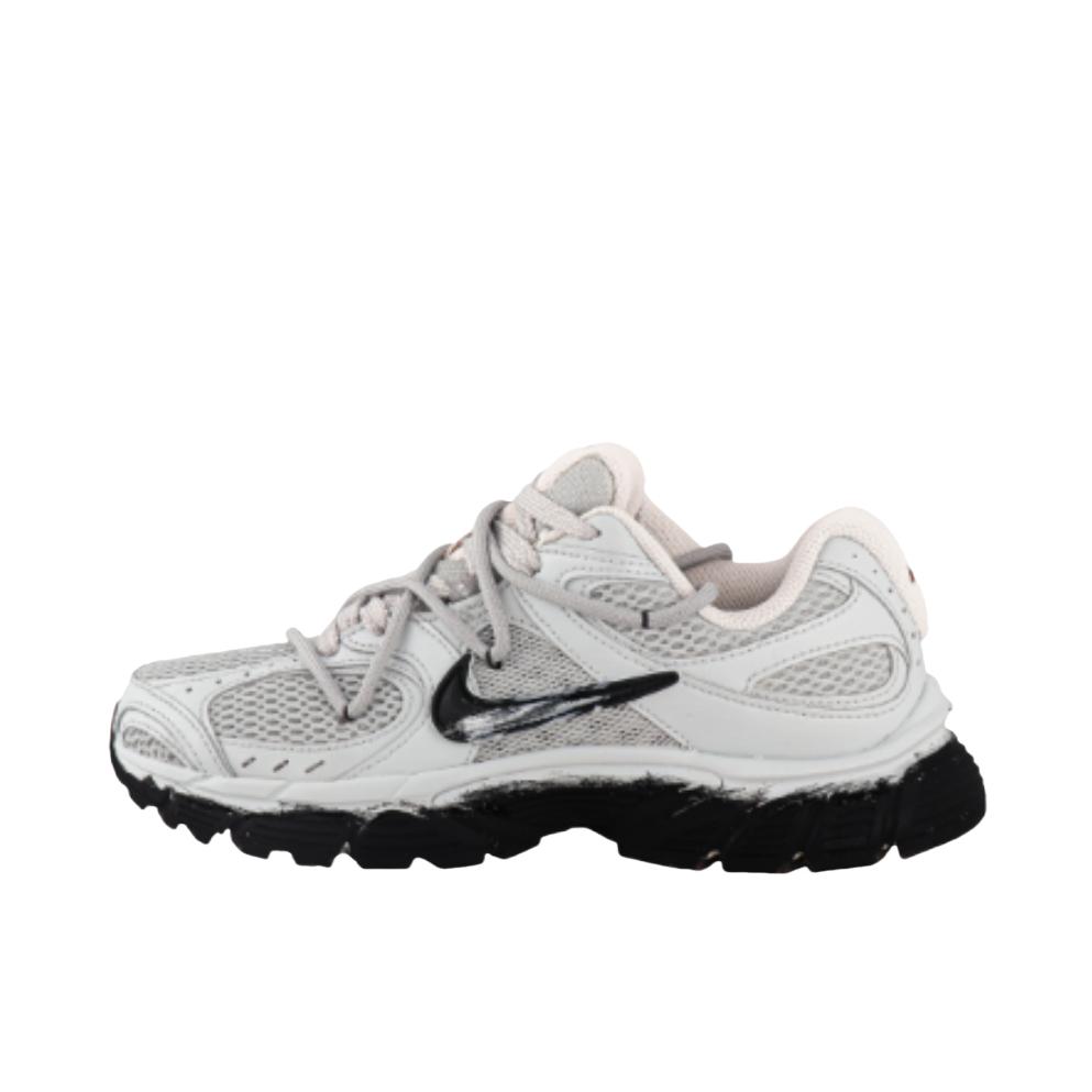 推荐商品：Nike V5 RNR 跑鞋 复古防滑耐磨透气低帮舒适百搭支撑轻便训练抓地贴合圆头 女款/无畏骑士