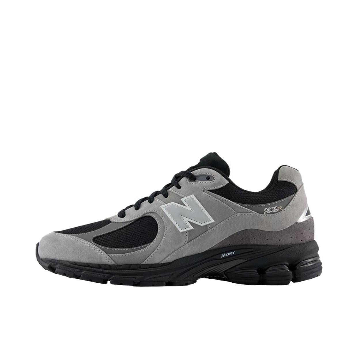 推荐商品：New Balance 2002R 跑鞋 缓震防滑耐磨透气复古拼接防水气垫慢跑支撑 D宽/浅灰色/黑色 