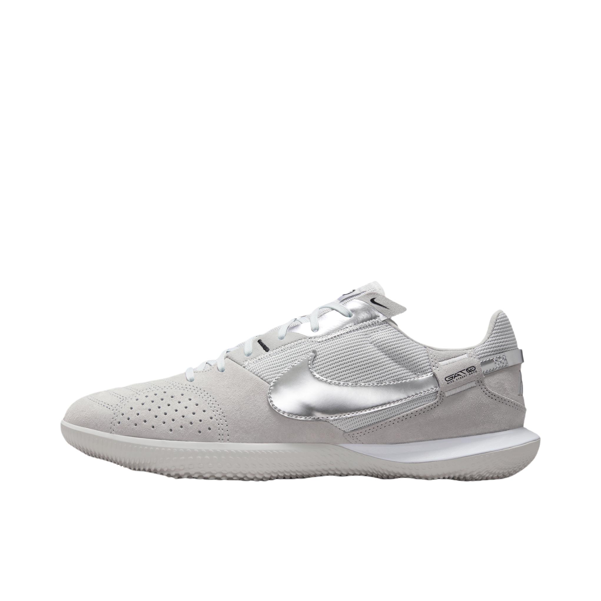 推荐商品：Nike Streetgato IC 平底 室内 耐穿圆头抓地 足球鞋 浅烟灰/金属银/尘光子色