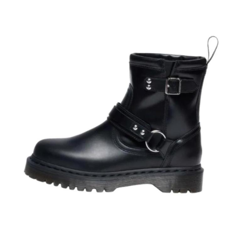 推荐商品：Dr. Martens ANISTONE HARNESS 马丁靴 百搭粗跟搭扣 黑色