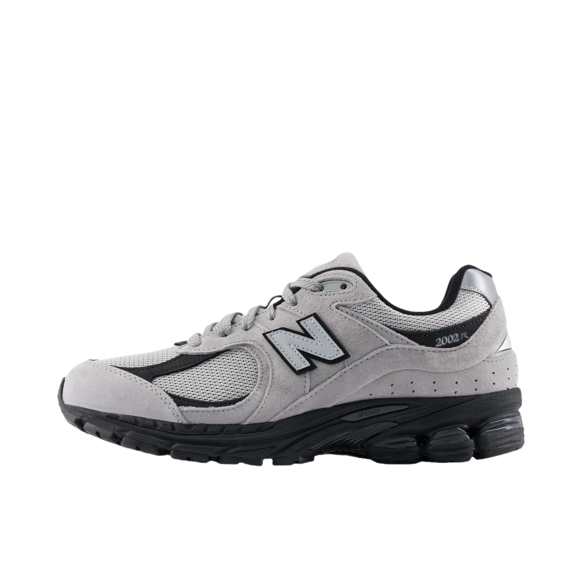 推荐商品：New Balance 2002R 跑鞋 缓震防滑耐磨透气复古拼接防水气垫慢跑支撑 浅灰色/黑色