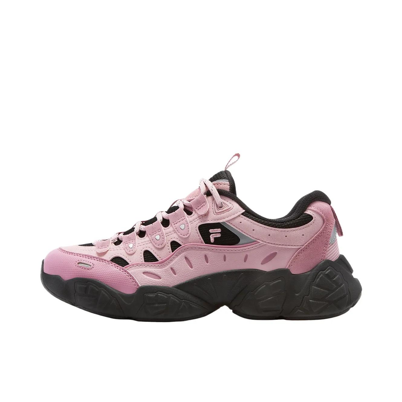 推荐商品：FILA/斐乐 PINECONE 运动休闲鞋 加绒贴合系带低帮时尚 女款/黑色/里拉紫