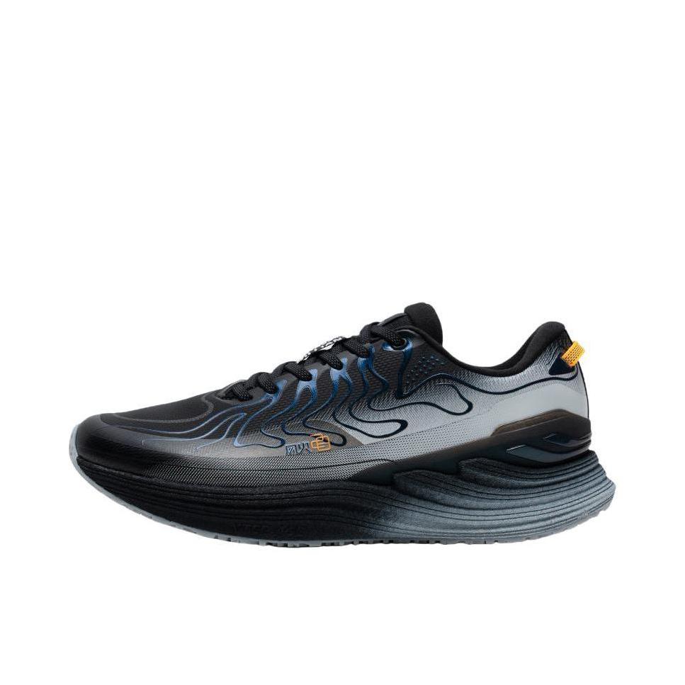 推荐商品：特步 风火28 轻便软底 减震回弹 织物 公路 合成革 跑鞋 黑色/帆白色