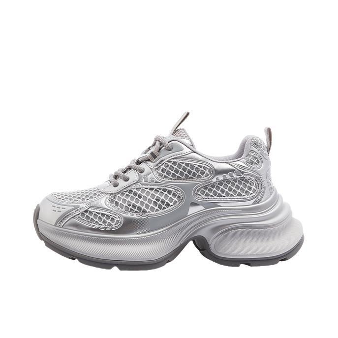 推荐商品：骆驼  徒步 休闲 百搭 增高 丑萌 老爹鞋  L25S577145 女款/银色