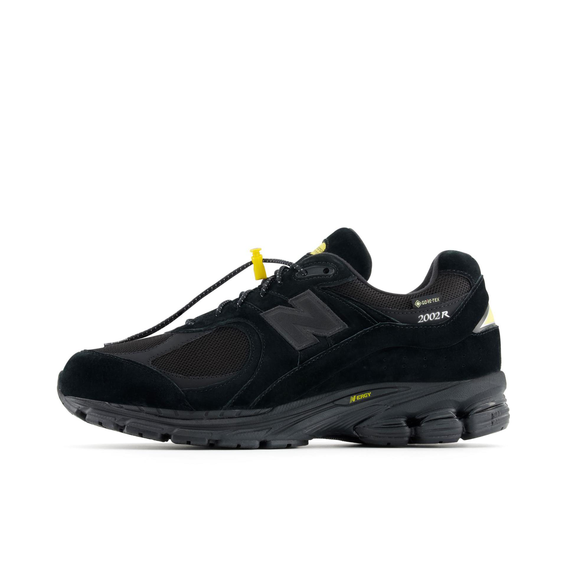 推荐商品：New Balance 2002R 跑鞋 缓震防滑耐磨透气复古拼接防水气垫慢跑支撑 暗黑色 