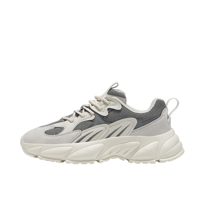 推荐商品：海澜之家 休闲 透气 跑步 圆头 跑鞋 HAAXXM1EDQ138 泥灰色