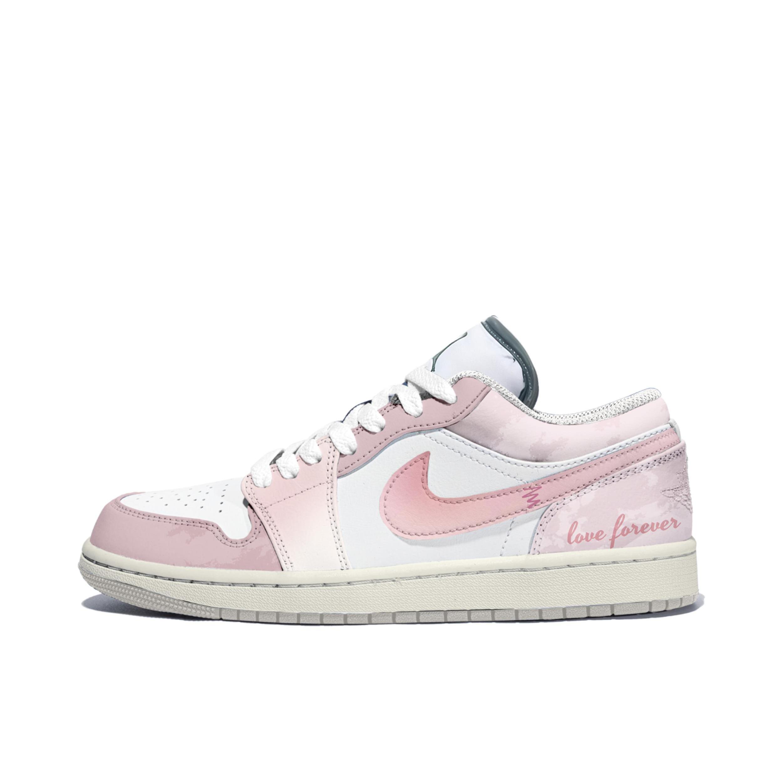 推荐商品：【定制球鞋】Air Jordan 1 减震 耐磨 透气 平跟 复古 潮流 简约 包裹性 防滑 轻便 支撑 增高 板鞋 粉红冰