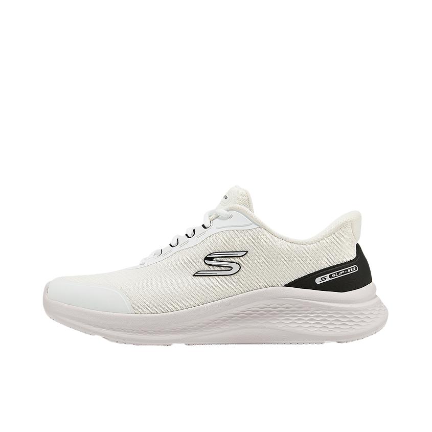 推荐商品：Skechers/斯凯奇 Skech-Lite Pro 2.0-Aldor 运动休闲鞋 低帮坡跟圆头系带 白色/黑色