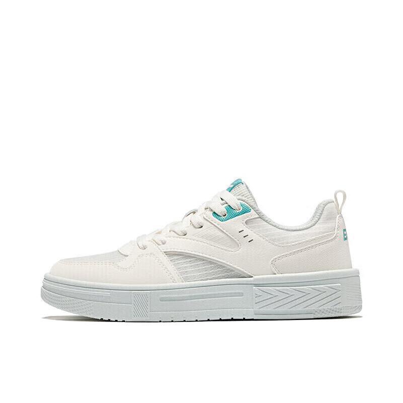 推荐商品：鸿星尔克 半夏3 舒适轻便 防滑耐磨 软底 网面 百搭复古 板鞋 女款/微晶白/水绿色