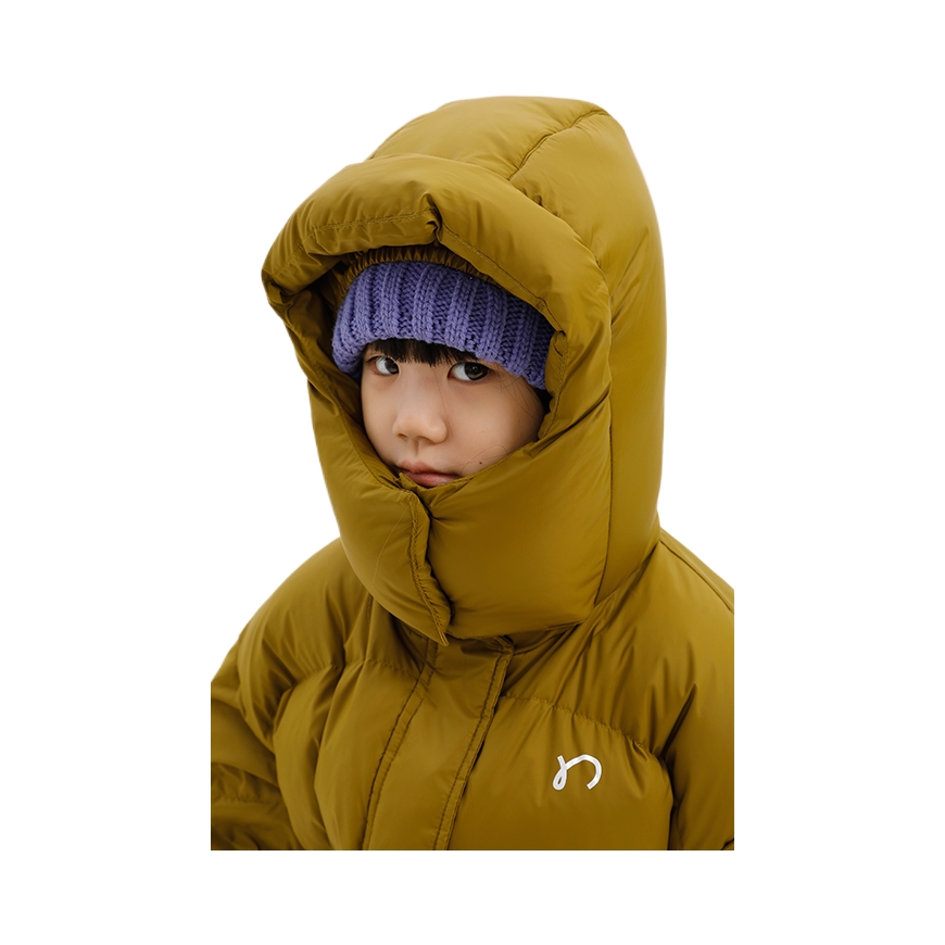 推荐商品：natunakids/纳桔童装 珠光免洗连帽立领加厚防寒防泼水羽绒服 中大童 E25W00819A 辣椒金