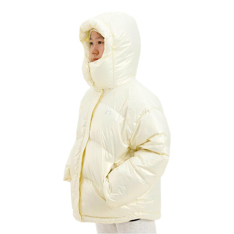 推荐商品：natunakids/纳桔童装 珠光免洗连帽立领加厚防寒防泼水羽绒服 中大童 E25W00819A 珠光浅黄