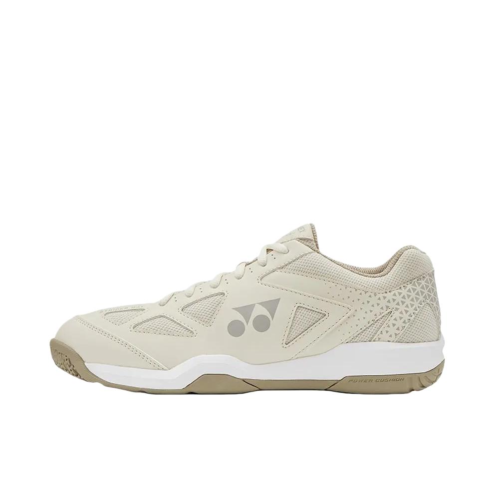 推荐商品：YONEX/尤尼克斯 Strider Ray 羽毛球鞋 简约减震低帮圆头 米色/白色