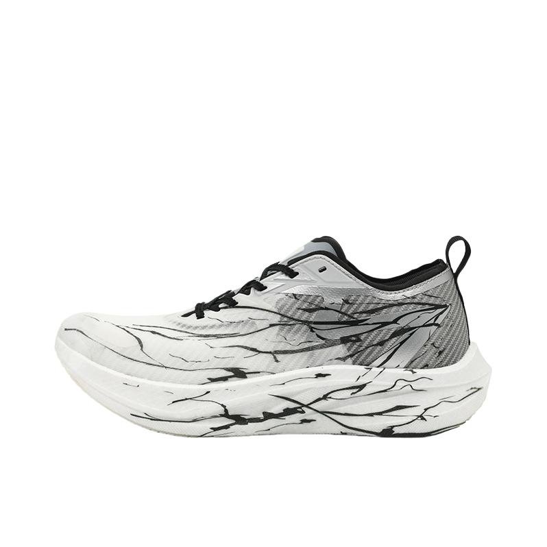 推荐商品：轻跑者/LIGHTSPEEDER 锋刃1.0 跑鞋 碳板减震超轻透气 雷电法则