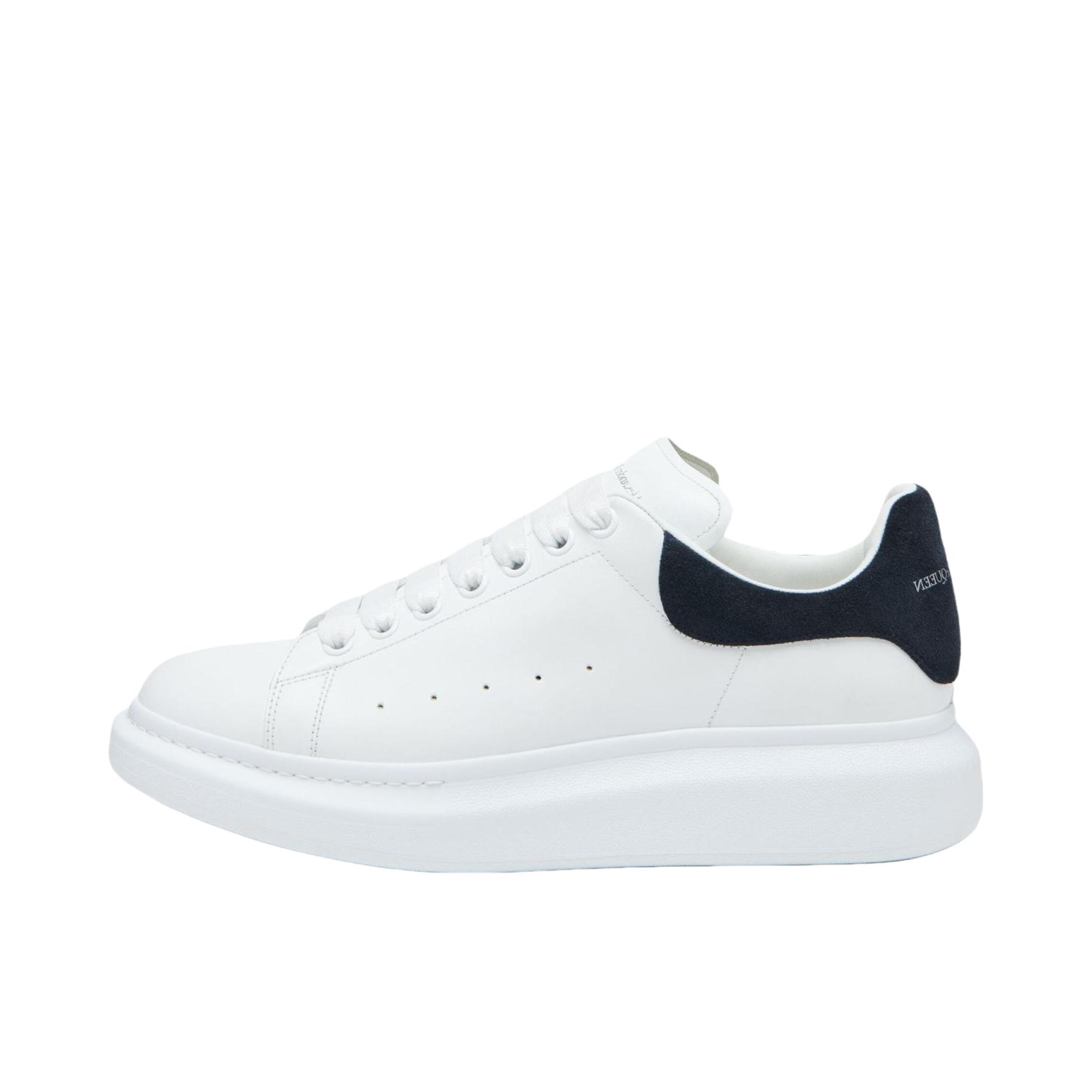 推荐商品：Alexander McQueen/亚历山大麦昆 舒适 耐磨 圆头 皮革 增高 防水 厚底鞋 运动休闲鞋 奶白色/深黑色