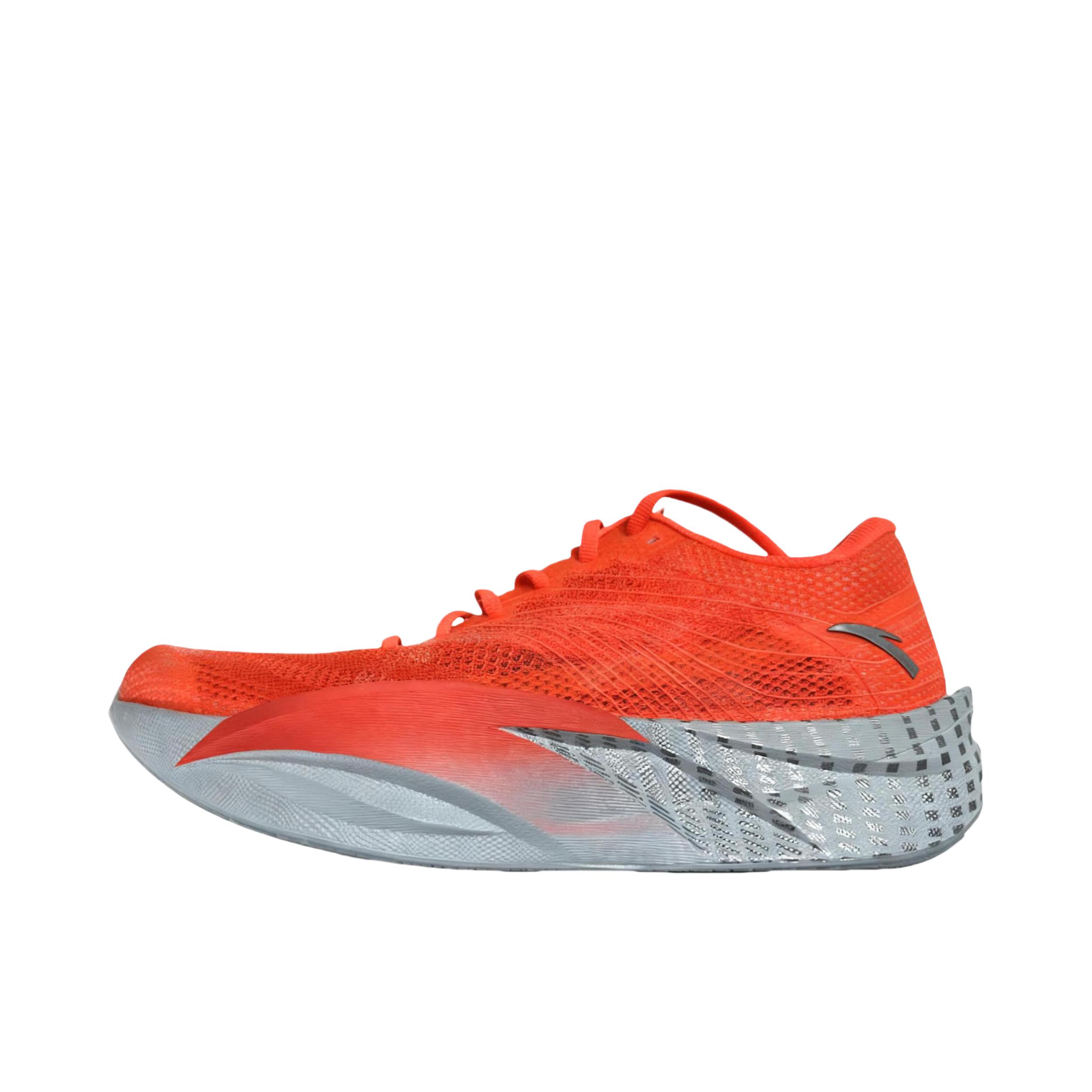 推荐商品：【贝克勒同款】 安踏 C202 6.0 跑鞋 氮科技马拉松包裹性缓震回弹软底全掌碳板织物合成革竞速运动体测长跑 荧光烈火橙/银色