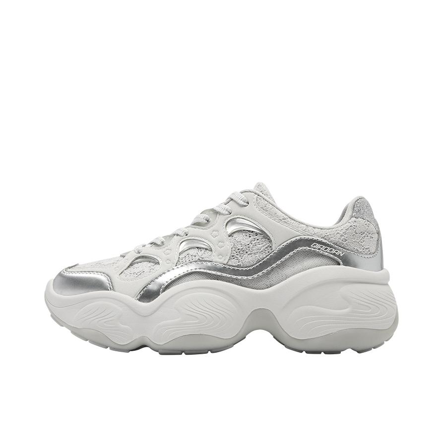 推荐商品：乔丹体育 软底 轻便 透气 舒适百搭 老爹鞋 QDL042252417 女款/淡灰色/银色