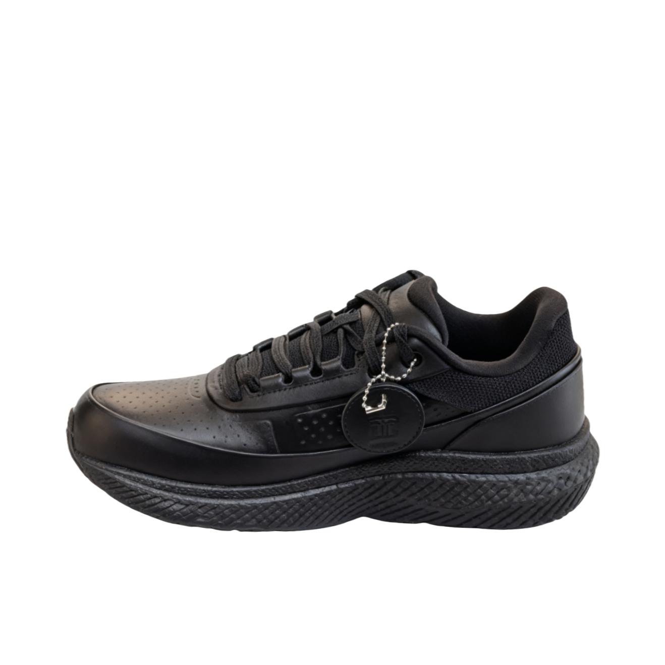 推荐商品：Saucony/索康尼  Triumph CMT 3  胜利  舒适缓震 防滑耐磨 百搭  跑鞋 黑色