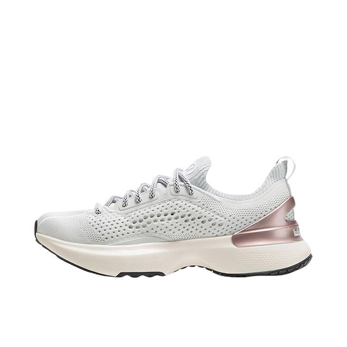 推荐商品：LULULEMON/露露乐檬 chargefeel 3 跑鞋 支撑回弹 蒸汽灰/浅象牙白/夜蛾黑