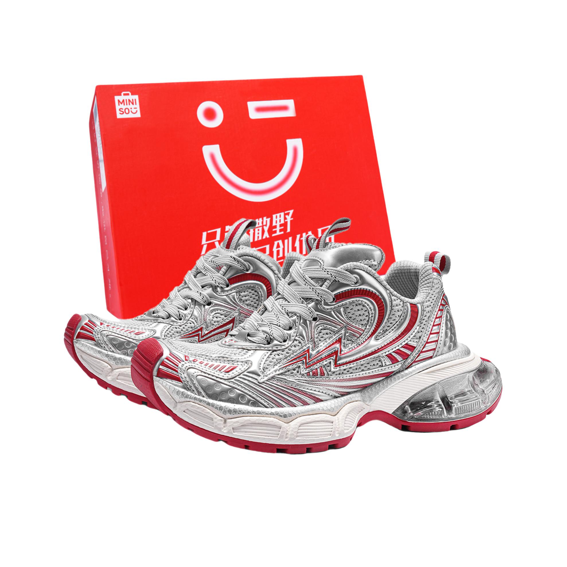 推荐商品：MINISO/名创优品 闪电M系列 复古 防滑 耐磨 老爹鞋 礼盒款/银色/红色