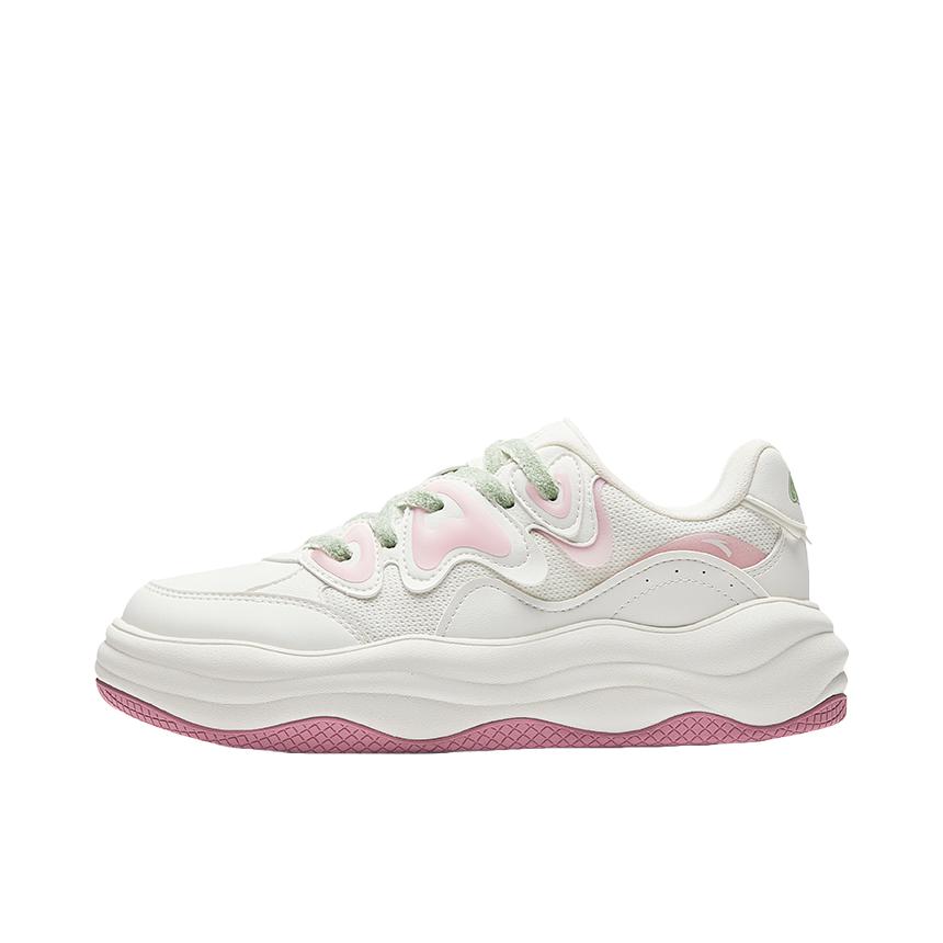 推荐商品：安踏 生活系列 板鞋 舒适轻质回弹百搭增高软底冬季厚底面包鞋小白鞋轻便 922618031 女款/象牙白/轻透粉