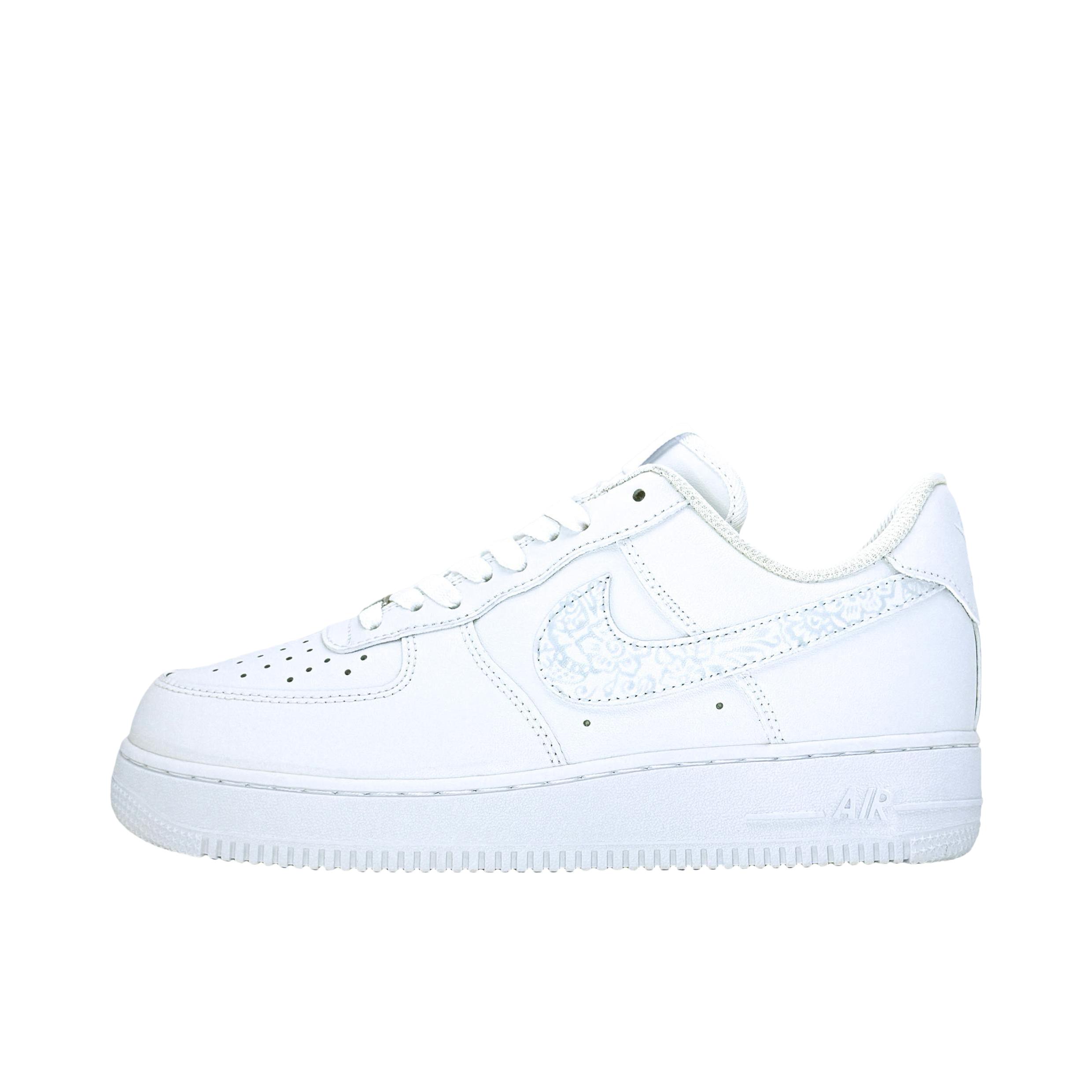 推荐商品：【定制款】 Nike Air Force 1 板鞋 防滑减震耐磨低帮增高 光变青花瓷