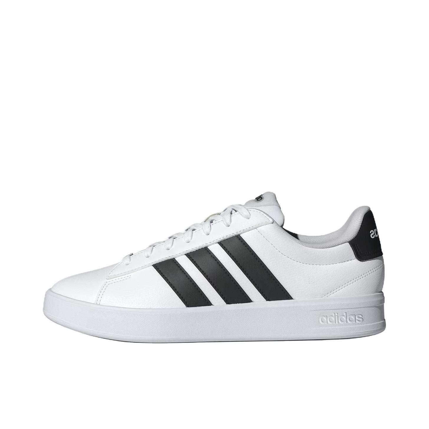 推荐商品：adidas GRAND COURT 3.0 板鞋 舒适百搭休闲耐磨贴合支撑圆头 云白色