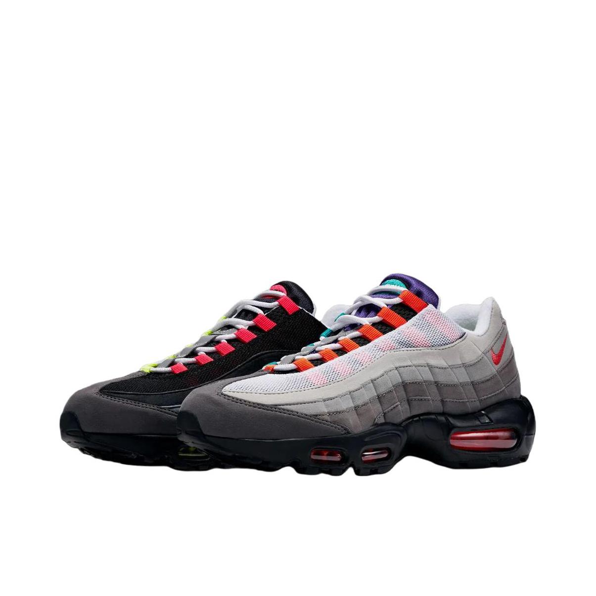 推荐商品：Nike Air Max 95 跑鞋 潮流时尚复古百搭防滑耐磨舒适透气防水气垫织物支撑低帮缓震贴合耐用圆头 鸳鸯/灰色/黑色