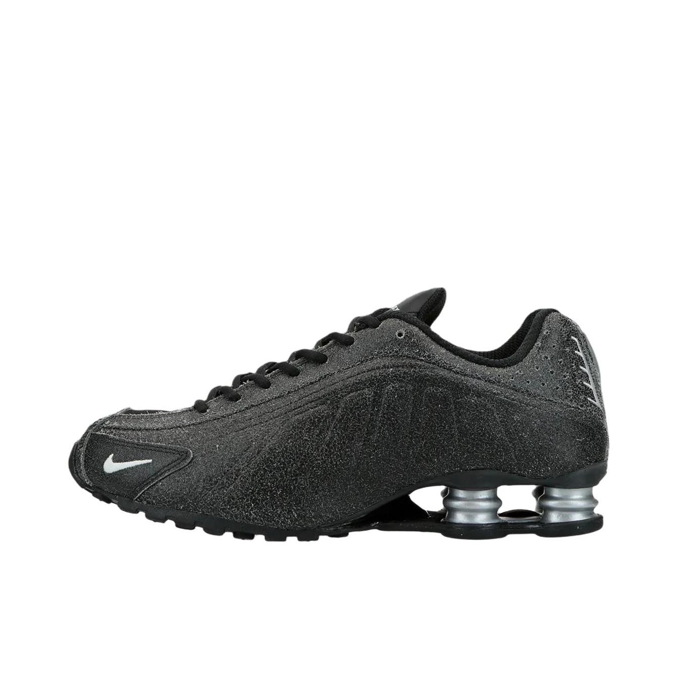 推荐商品：Nike Shox R4 跑鞋 气柱弹簧气垫防滑耐磨舒适减震复古百搭合成革回弹支撑贴合短跑耐用 黑色/灰色