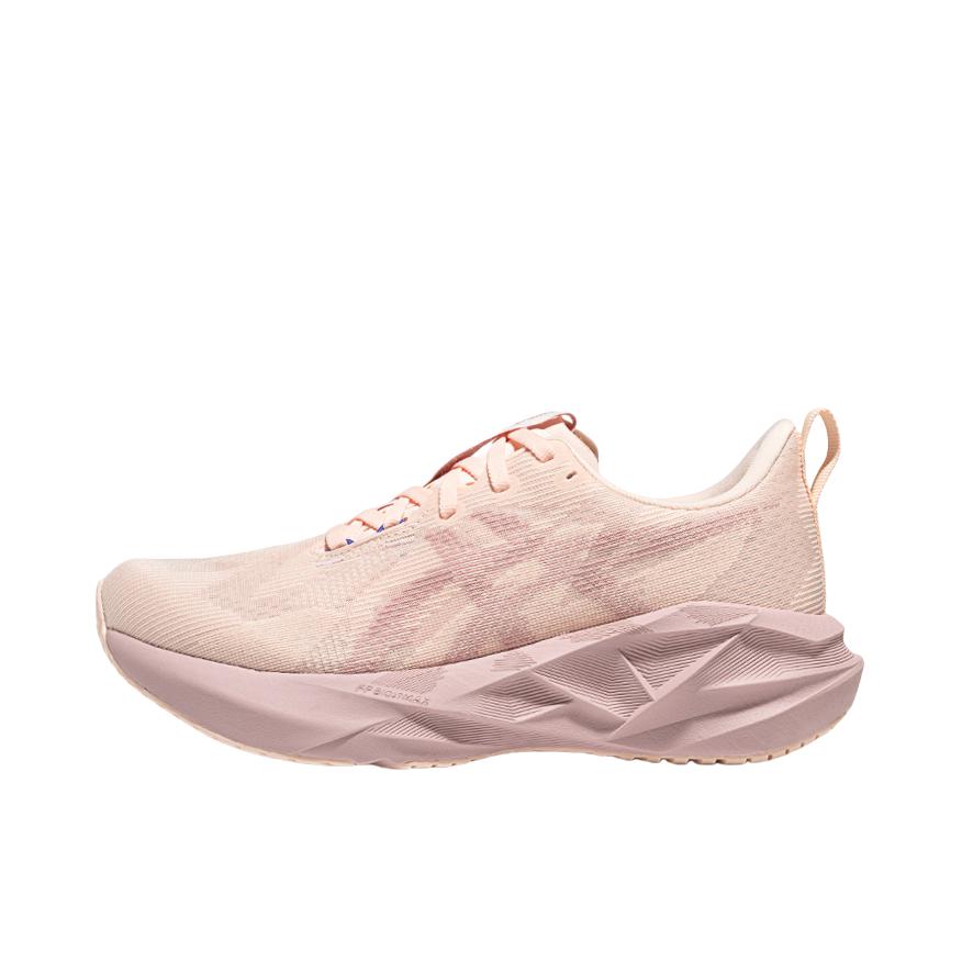 推荐商品：Asics/亚瑟士 Novablast 5 跑鞋 圆头舒适百搭防滑耐磨缓震橡胶贴合短跑轻量回弹支撑 粉色