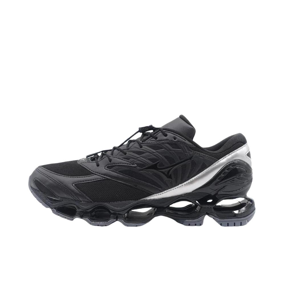 推荐商品：Mizuno/美津浓  Wave Prophecy LS  预言  缓震回弹 防滑耐磨 舒适轻便  网布  透气 拼接织物 合成革 支撑 百搭时尚 休闲运动  跑鞋 EDIFICE/IENA x Herringbone Footwear联名/黑色/银色 