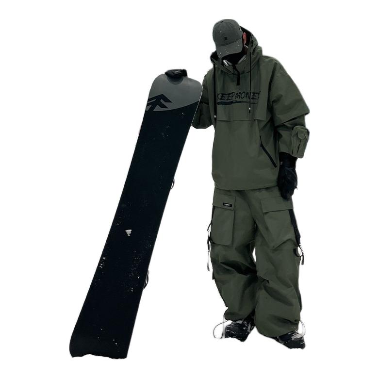 推荐商品：KeepMoney 防水加厚保暖防风透气耐磨运动套装 KM008 暗夜绿