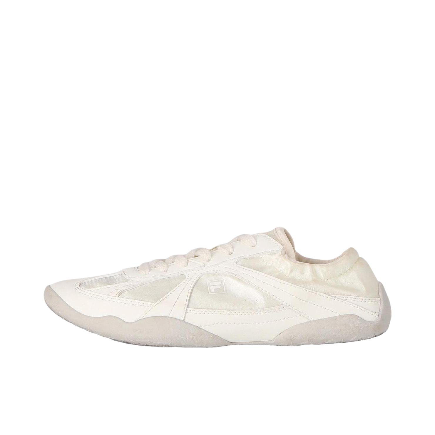 推荐商品：FILA/斐乐 Glio 舞纱鞋 芭蕾鞋 运动休闲鞋 百搭橡胶系带圆头薄底德训 白色