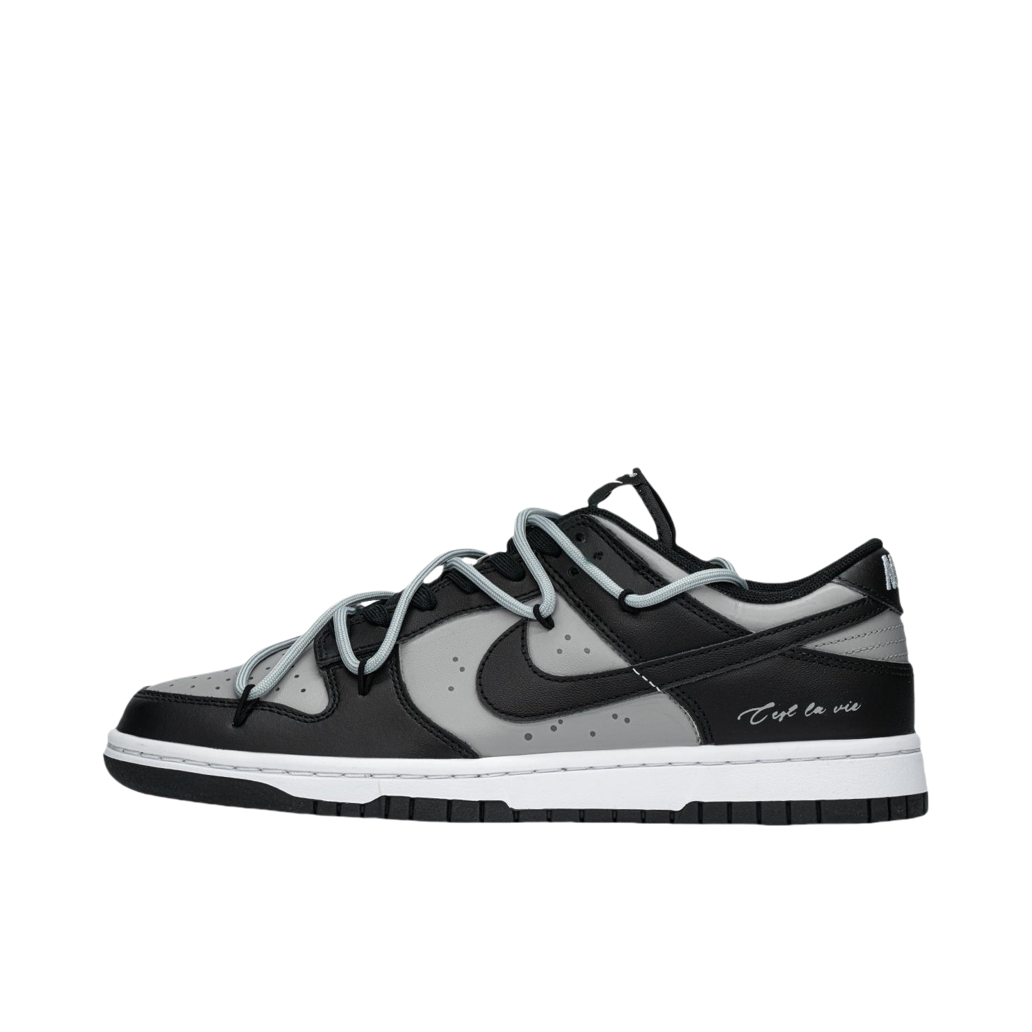 推荐商品：【定制球鞋】 Nike Dunk 板鞋 平跟系带防滑耐磨做旧高街简约百搭潮流复古美式 黑灰骑士