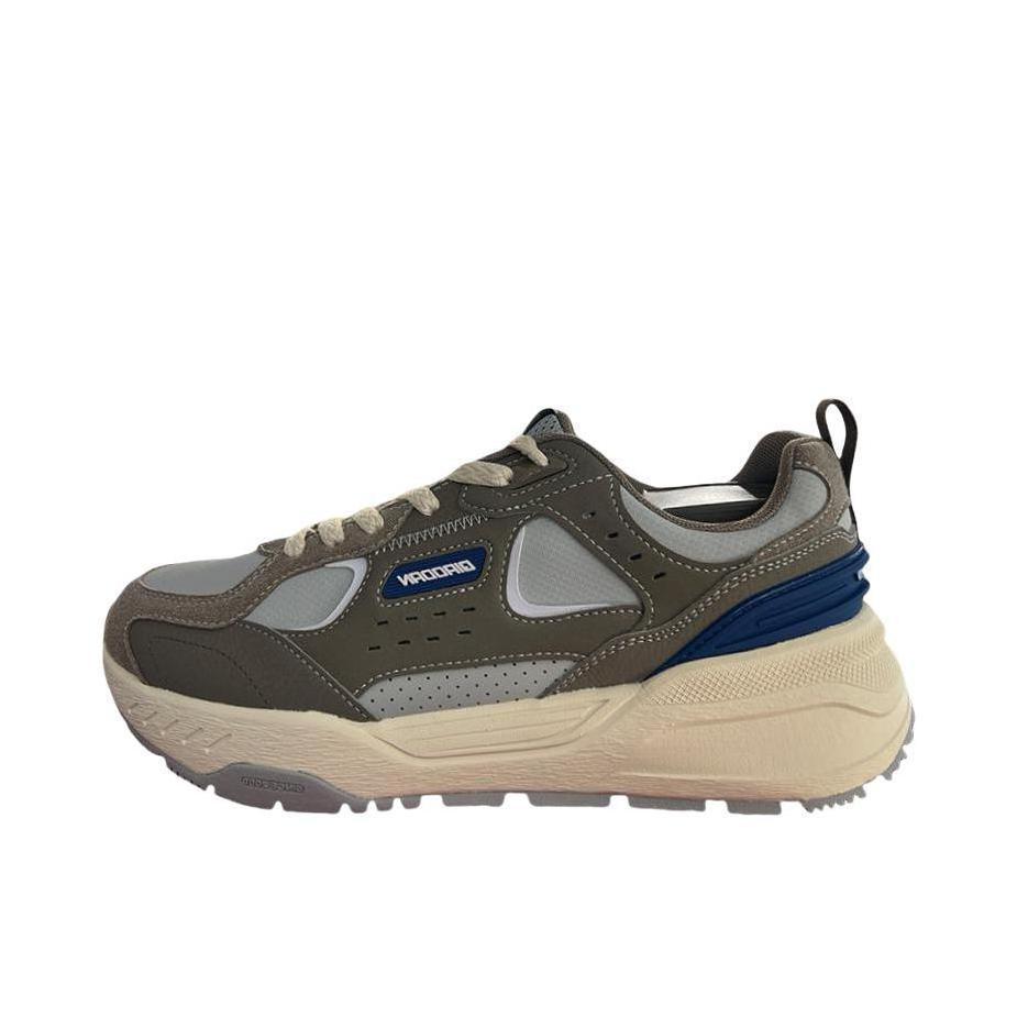 推荐商品：乔丹体育 运动休闲鞋 革面防水轻便缓震 QDL043254410 云雾灰/胡桃褐