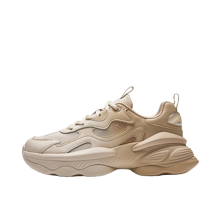 推荐商品：安踏 拼接 圆头 耐磨 网面 增高 低帮 软底 运动休闲鞋 122418885 女款/白垩色/生木色 