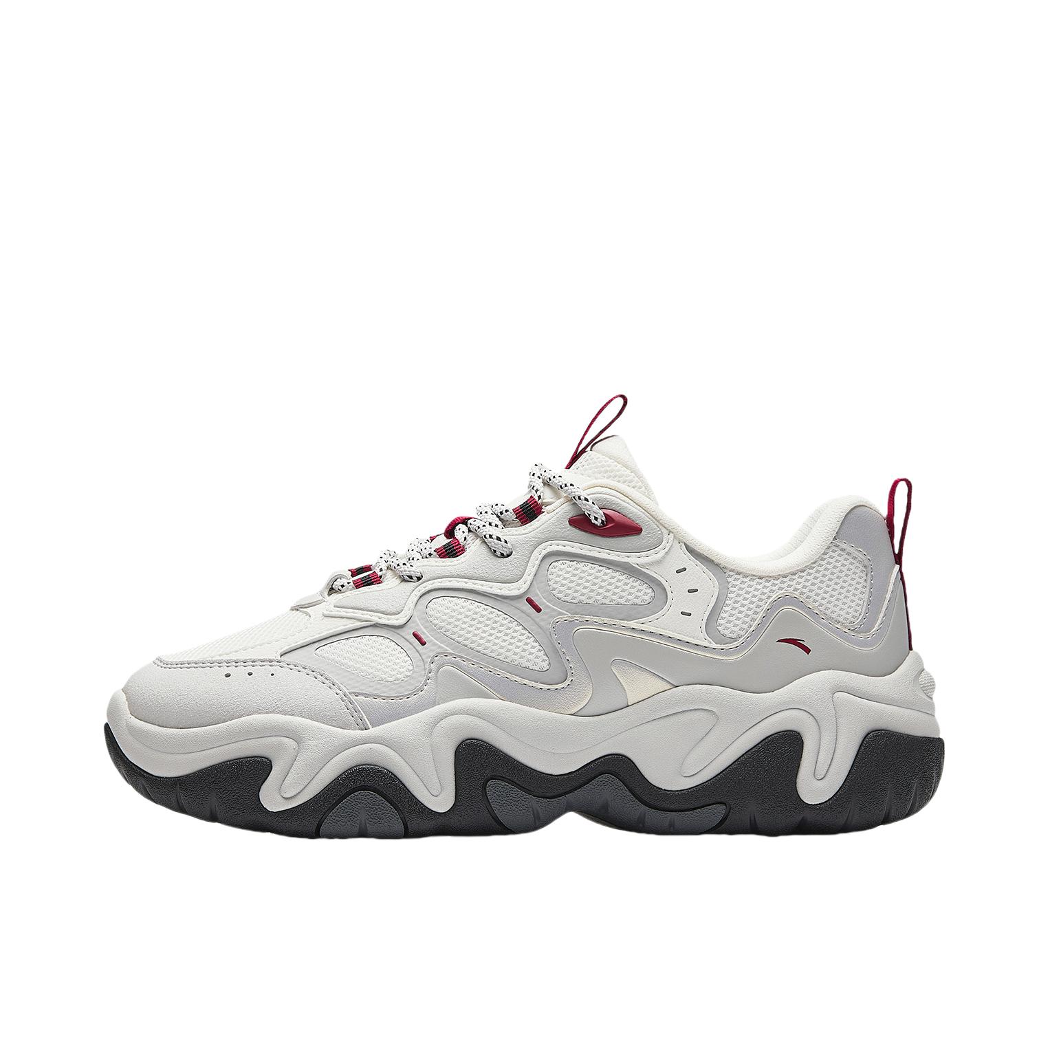 推荐商品：安踏 流萤 运动休闲鞋 织物橡胶低帮系带增高软底软弹舒弹科技厚底复古冬季合成革减震包裹性防滑支撑情侣 女款/象牙白/积云灰