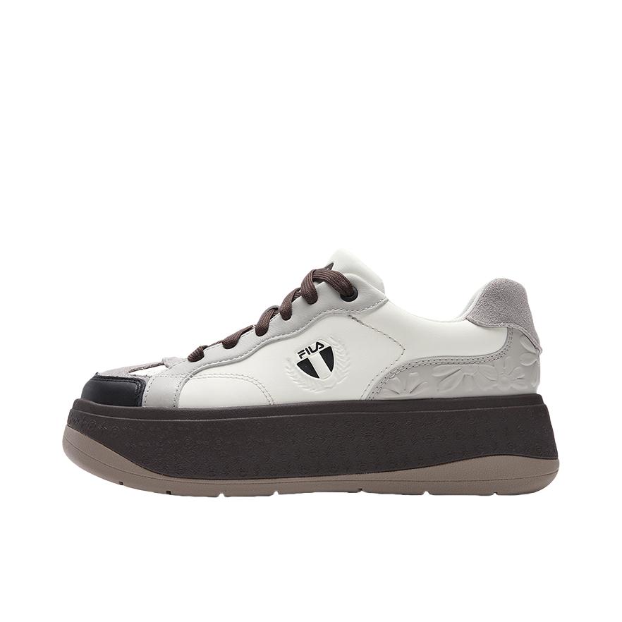 推荐商品：FILA/斐乐 BELLIS 运动休闲鞋 厚底复古增高包裹性减震 女款/浮石棕/初雪白