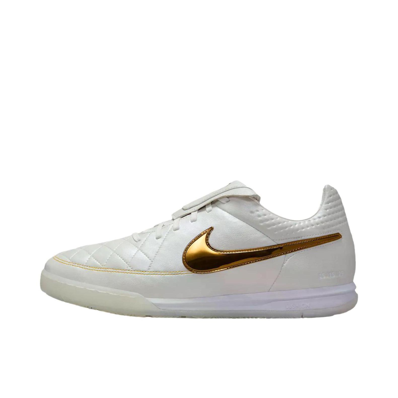 推荐商品：Nike Tiempo Legend SE 足球鞋 柔软圆头平跟系带 白色