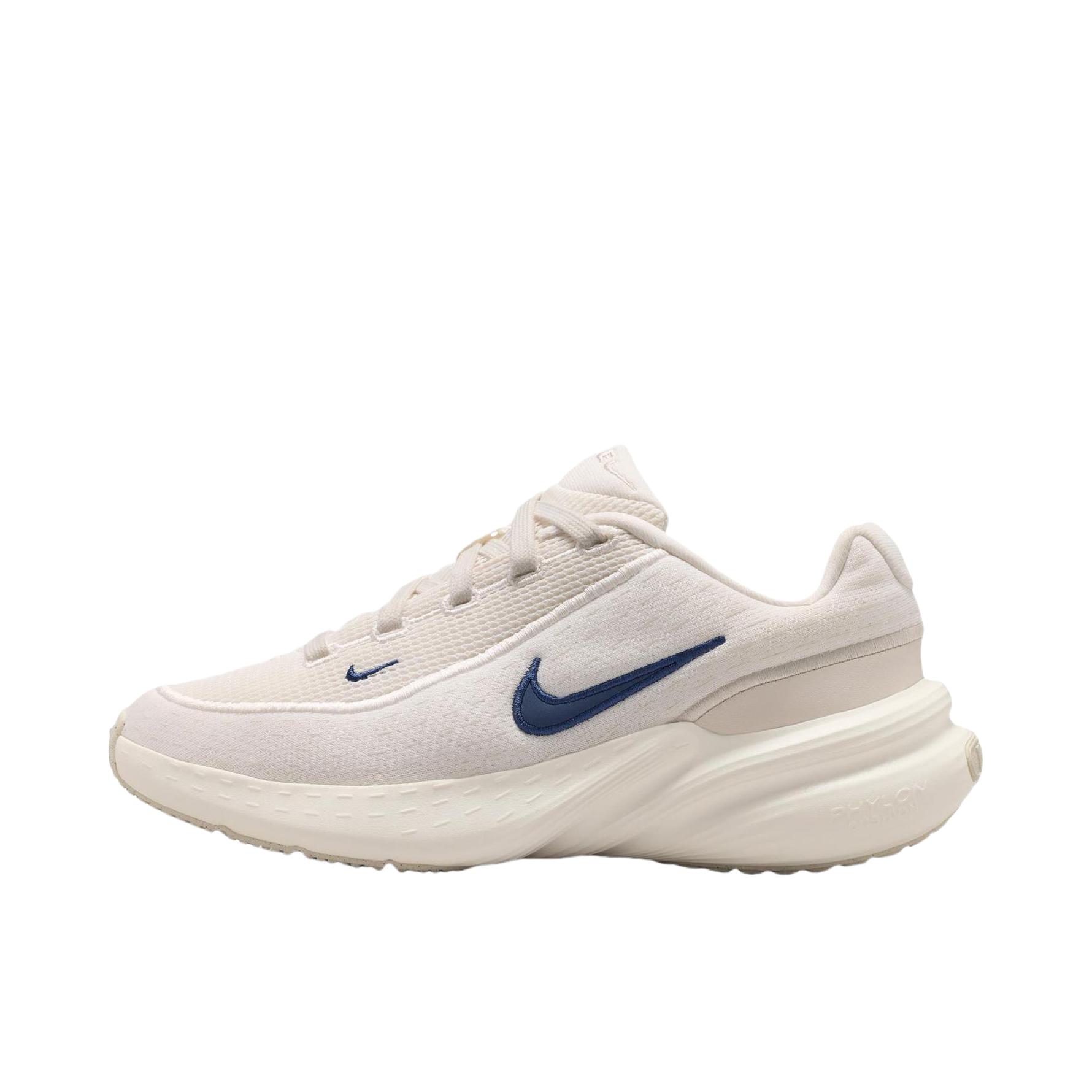 推荐商品：Nike Uplift SC 跑鞋 防滑耐磨舒适轻便低帮时尚潮流抓地贴合美观耐用训练 大童/幻影灰白/深藏青/浅土褐/帆白色
