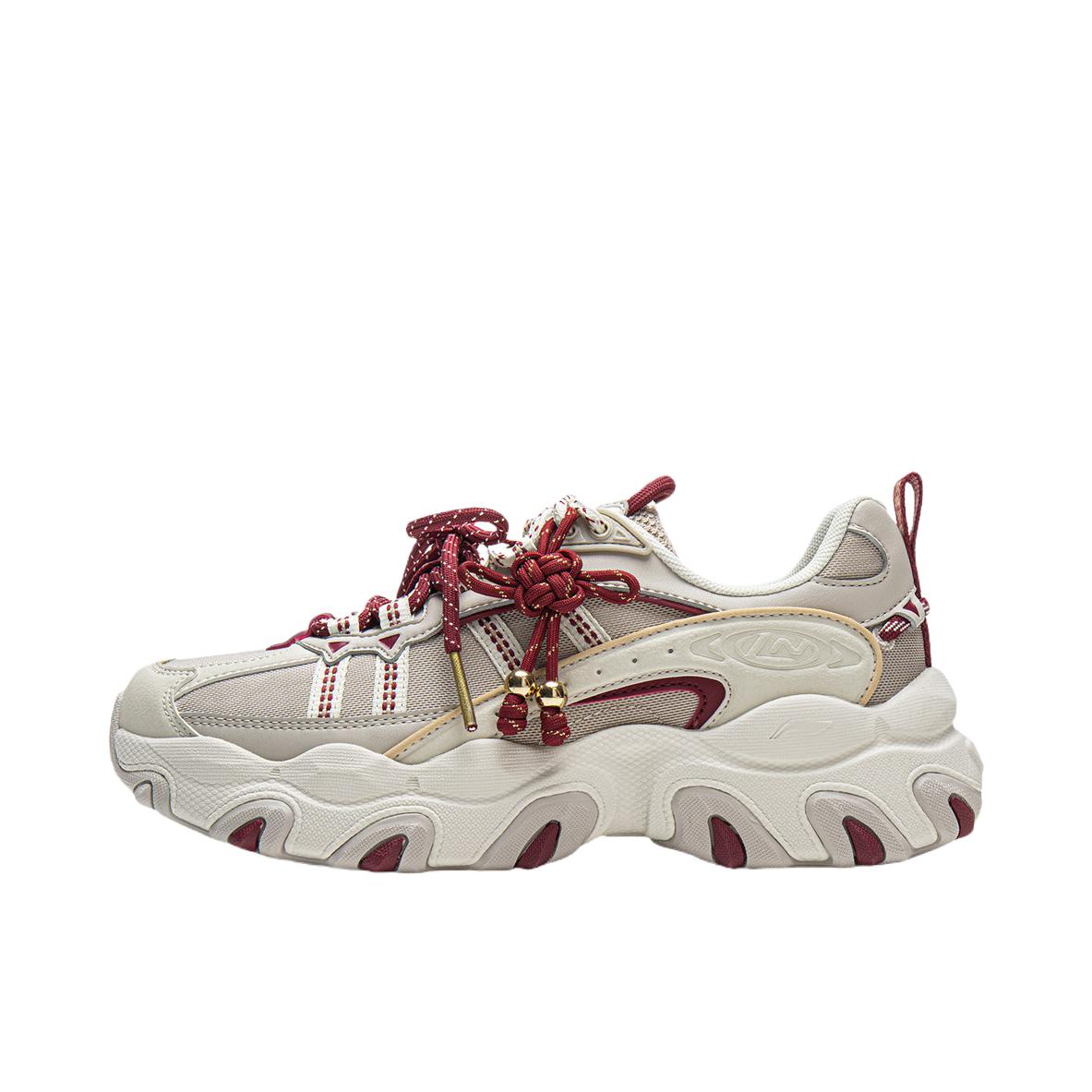 推荐商品：李宁 猫爪LITE 3 老爹鞋 休闲增高系带软弹 马年限定/女款/云母灰