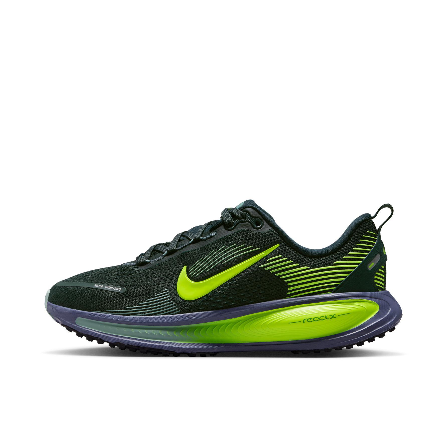 推荐商品：Nike Vomero 18 跑鞋 减震防滑低帮厚底训练轻便短跑贴合防水 大童/海藻绿/荧光黄/大炮灰/沙紫