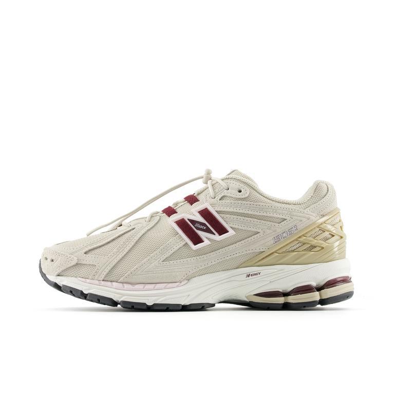 推荐商品：New Balance 1906R 跑鞋 网面透气防滑耐磨轻便复古防水运动贴合 浅米色 
