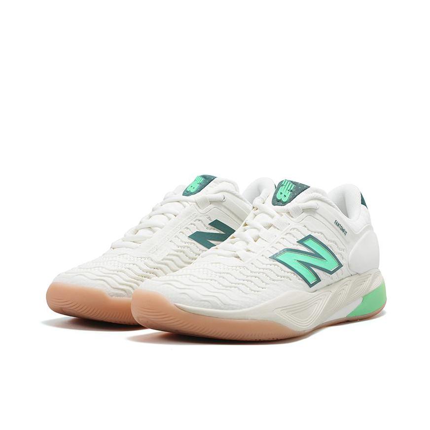 推荐商品：New Balance Fresh Foam X CT-Rally V2 网球鞋 减震防滑耐磨透气 B宽/女款/米色 