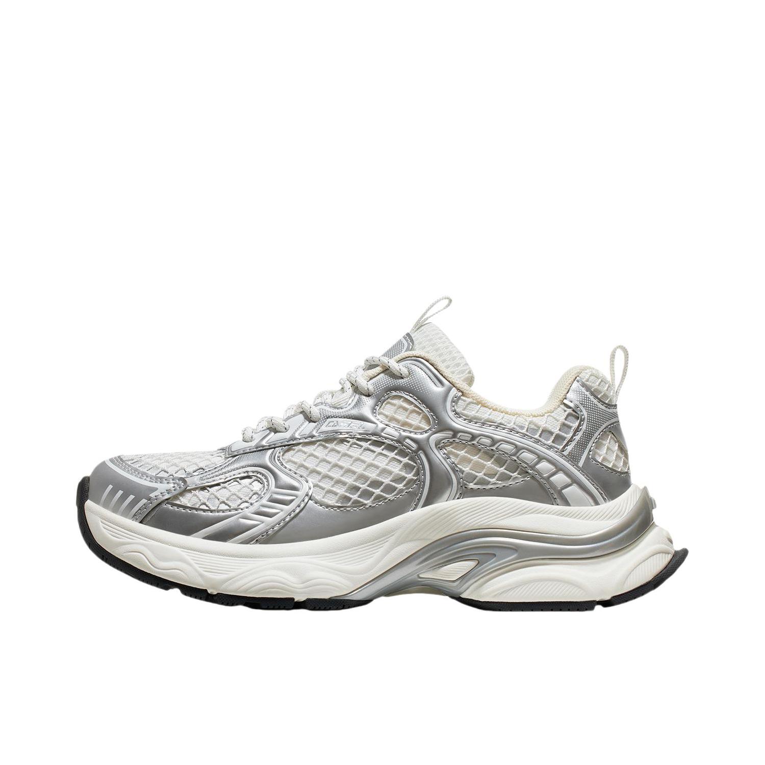 推荐商品：骆驼 山河2.0 老爹鞋 透气厚底增高复古 女款/白色/银白色