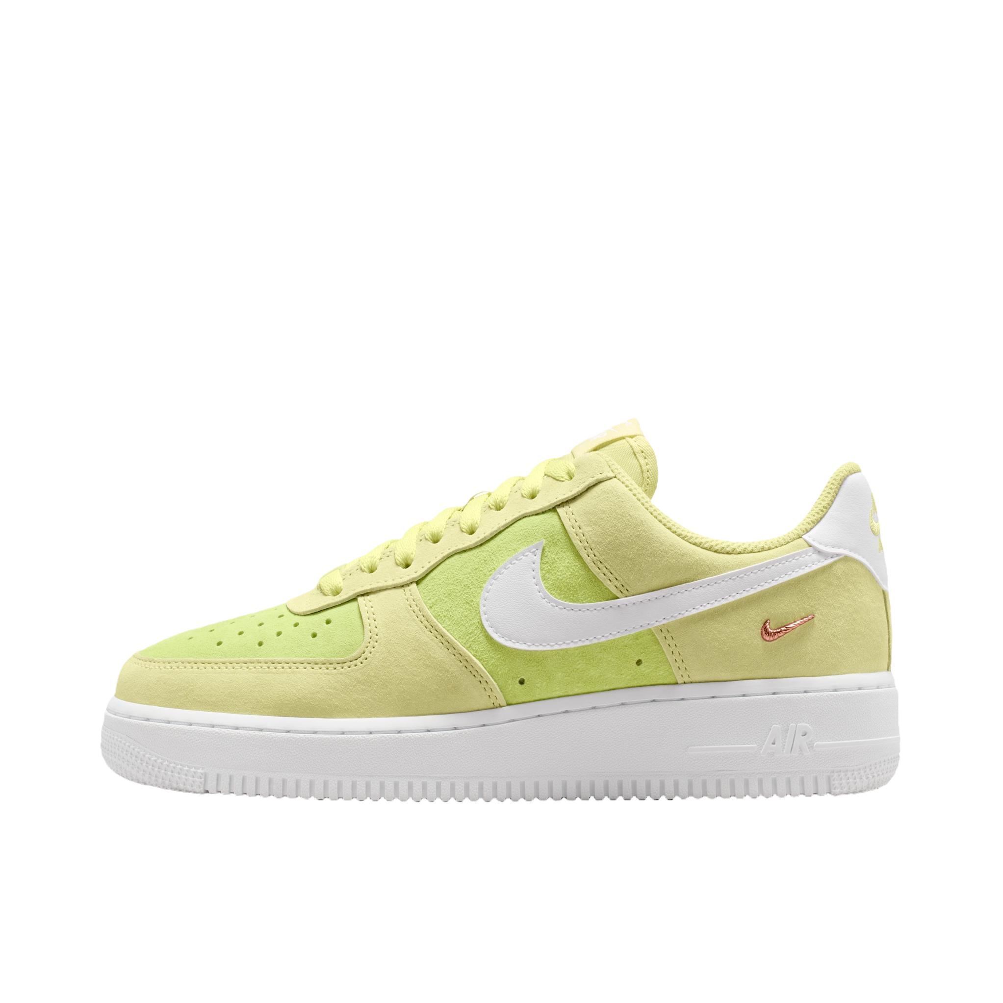 推荐商品：Nike Air Force 1 空军一号 板鞋 轻便舒适百搭耐磨防滑复古 女款/黄绿色/白色/浅柠檬黄/金属金