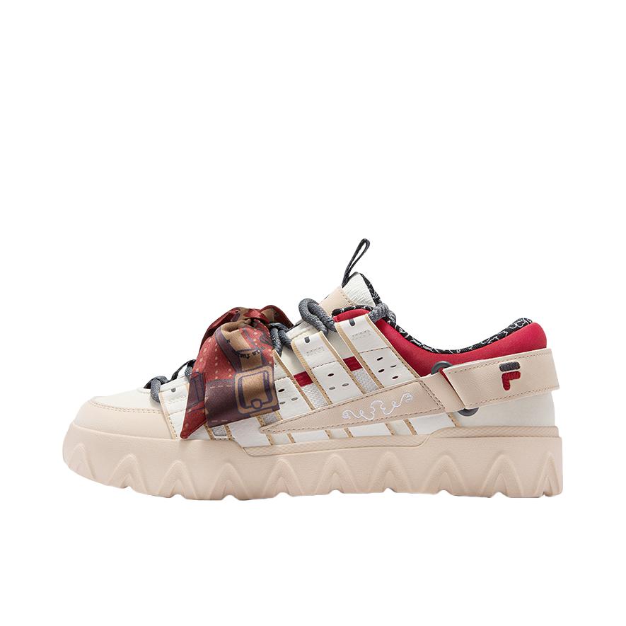 推荐商品：【章昊同款】 FILA/斐乐 PISA 运动休闲鞋 圆头系带低帮增高贴合滑板情侣厚底冬季复古轻便 马年限定/男款/豆腐白/劲椒红