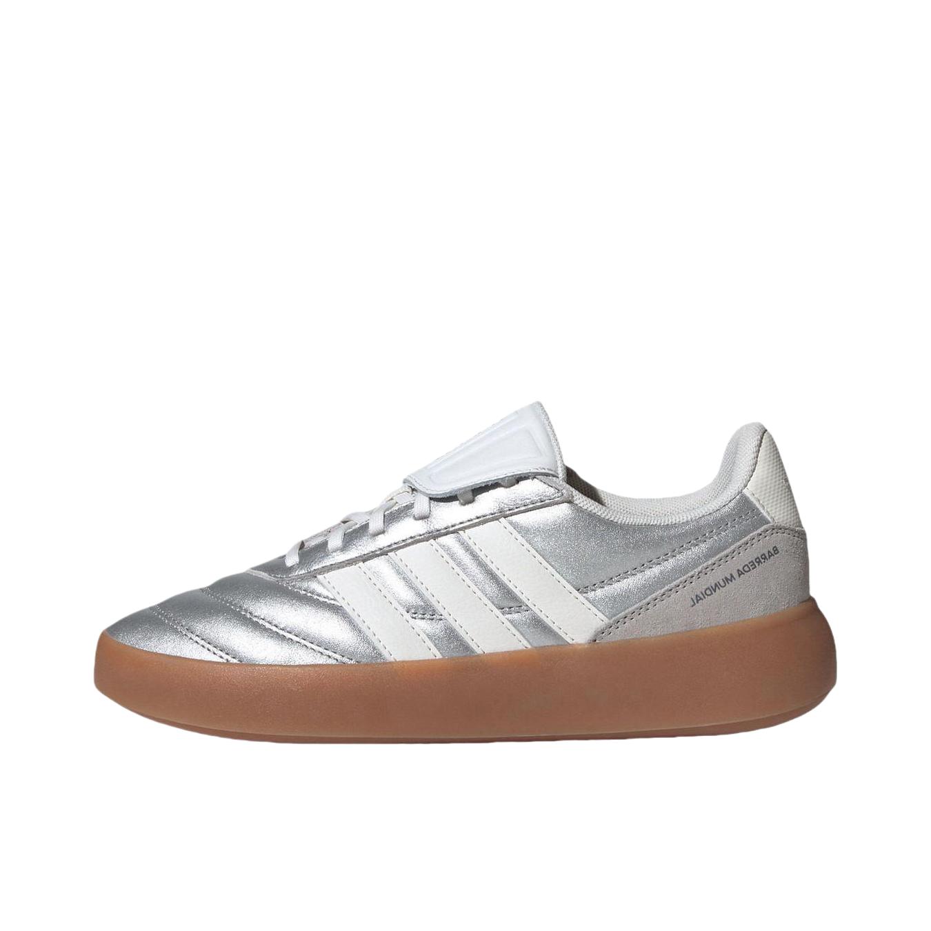 推荐商品：adidas BARREDA MUNDIAL 板鞋 百搭时尚舒适贴合圆头 金属银/亮白色