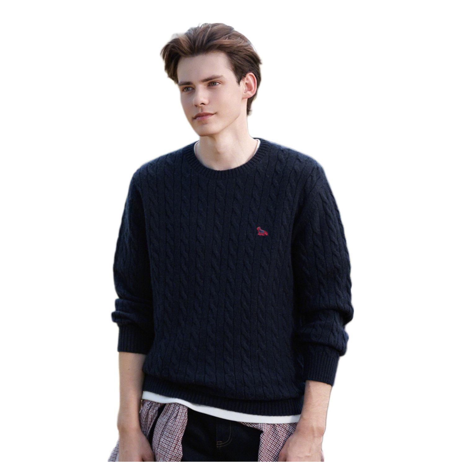 推荐商品：亨利格兰 保暖绞花套头圆领毛衣 KQBY253131U111 深蓝