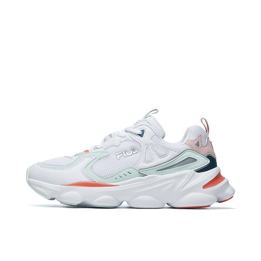 推荐商品：FILA/斐乐 Skipper 复古时尚 百搭 舒适轻便 网布透气 防滑耐磨 减震 马拉松 运动休闲鞋 F12M931129F 集团白/朴雾嫩绿