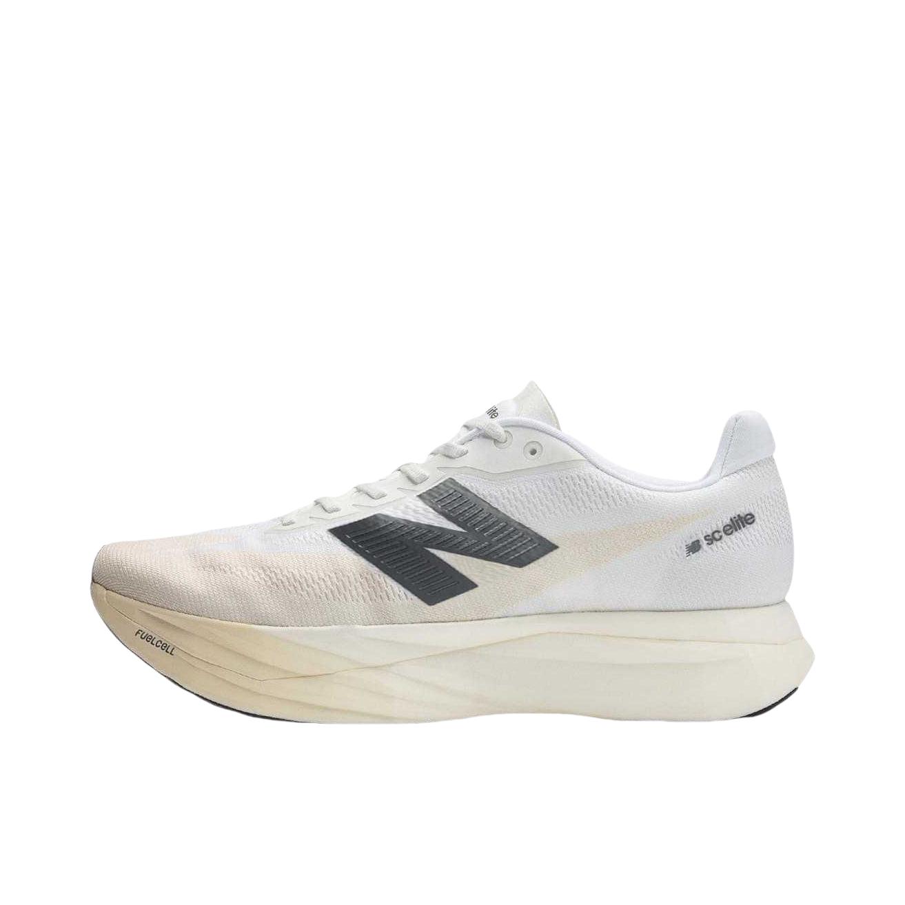 推荐商品：New Balance FuelCell SuperComp Elite V5 跑鞋 百搭透气休闲圆头碳板回弹竞速马拉松减震贴合耐用 2E宽/象牙色 